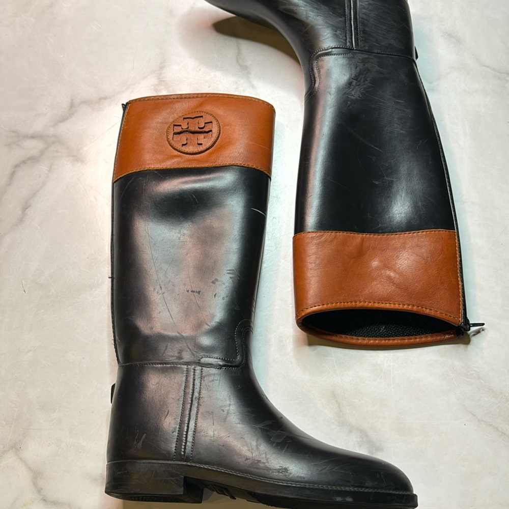 Tory Burch Leather Upper Rubber Almond Toe Rain Boot